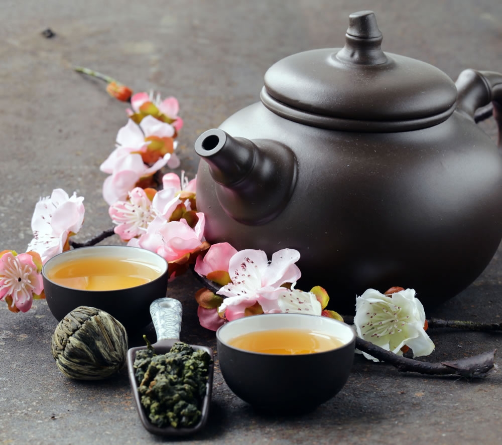 一杯好的茶,會讓您喝了持續的回甘,總是想起那味道。 茶文化發源於中國,普遍認爲茶樹發源於四川或雲南,歷史上是中國南方,日本,東南亞北部,朝鮮半島南部等濕潤丘陵地區的主要經濟作物。